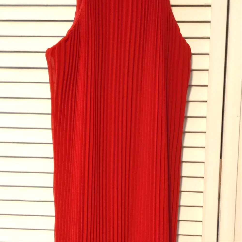 Clothing - Picture 8 of 16
